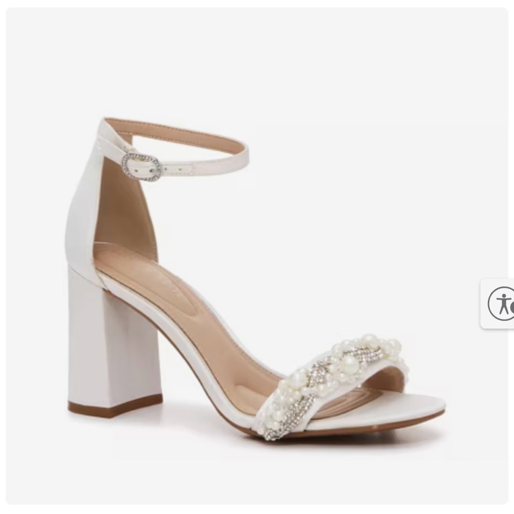 Kelly & Katie Drema White Block Heel Sandals
